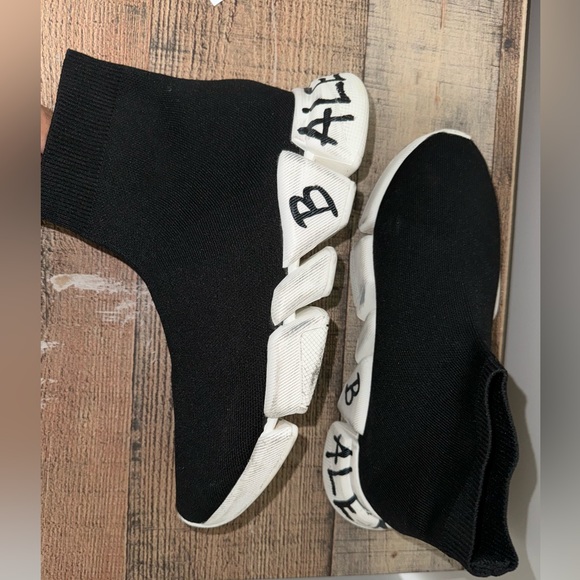 BALENCIAGA SPEED 2.0 GRAFITTI - Picture 5 of 11